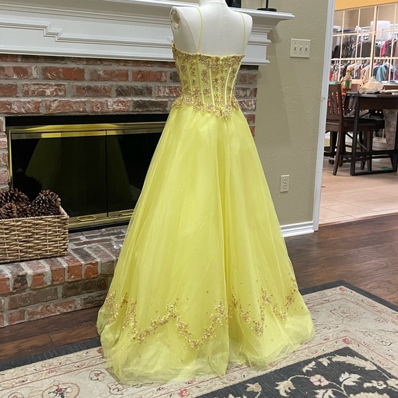 Mon Cherie yellow sequined prom homecoming bridesmaid dress / 4 / EUC (Like new) - Picture 15 of 17